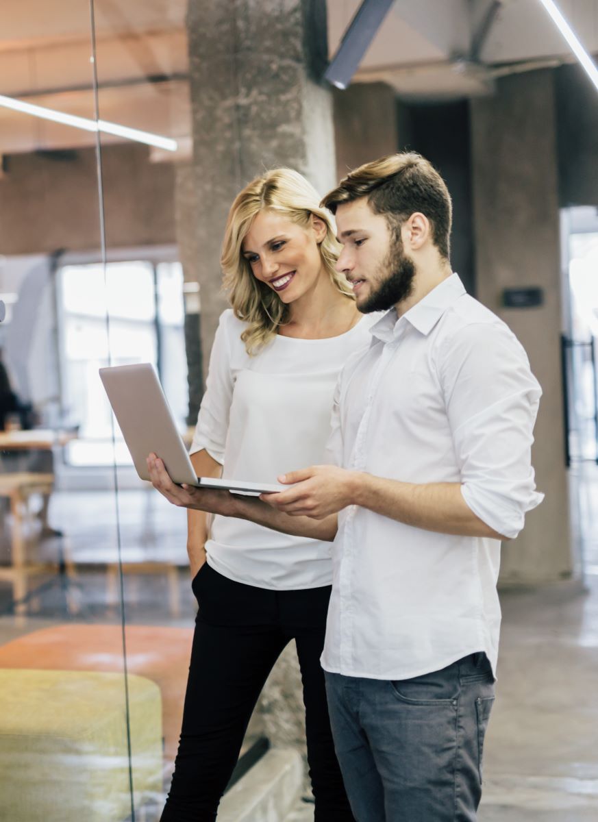 socialmediaprofessionals Social media marketing roles vary widely depending on company size and industry — but all require a mix of creativity, strategy, and resilience.